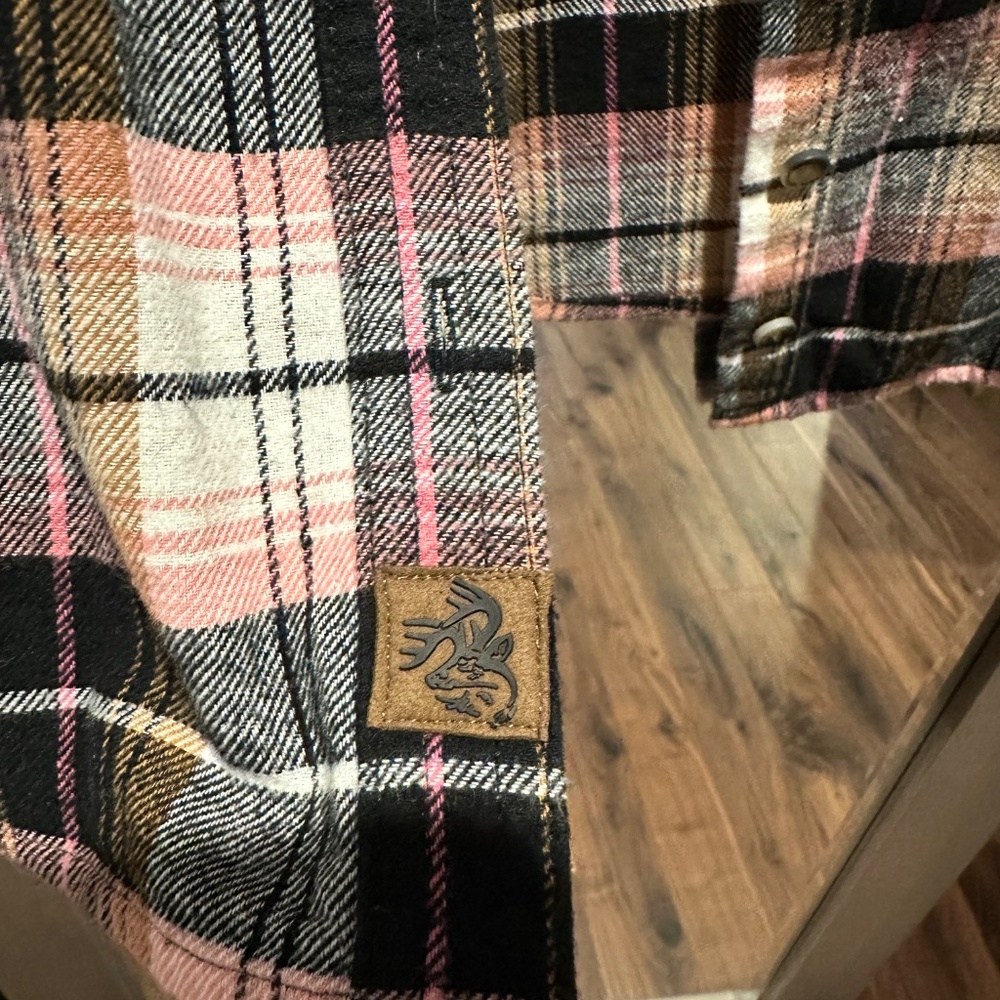 Flannels - Picture 3 of 7
